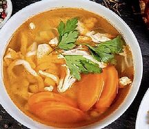 Куриный суп с лапшой