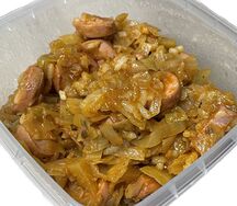 Капуста тушеная (солянка) с мясом и сосисками