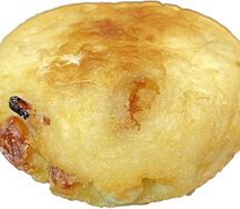 Сырник с изюмом