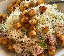 Салат Цезарь с семгой