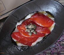 Печеный перец с соусом тонато