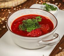 Домашний борщ с телячьими щечками
