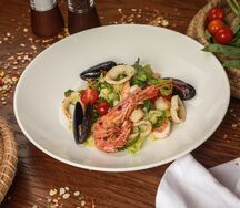 Салат с морепродуктами