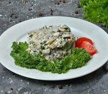 Салат курица с грибами