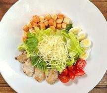 Цезарь с курицей