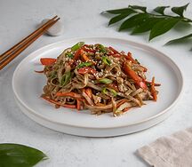 Удон с курицей терияки