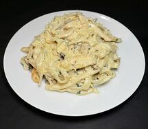 Курица с грибами в сливочном соусе