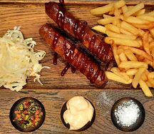 Свиные колбаски на гриле