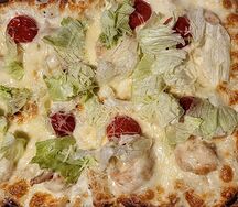 Римская пицца Цезарь с креветками