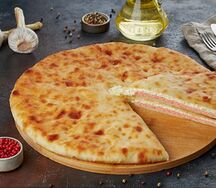 Осетинский пирог с сёмгой и сыром
