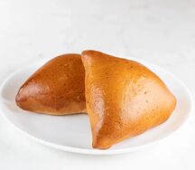 Пирожок с вишней