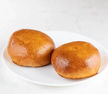 Пирожок с яйцом и луком