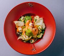 Салат с креветками и тыквой