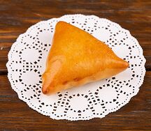 Пирожок с картофелем и грибами