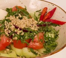 Салат по-грузински с орехами