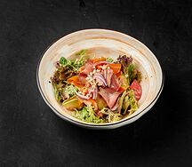 Салат с говядиной и овощами