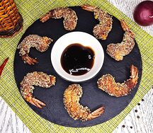 Креветки тигровые в кляре с соусом