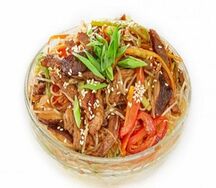 Фунчоза с фасолью и овощами