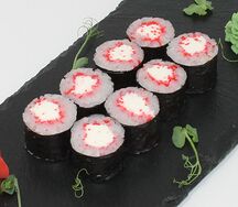 Мини-ролл с икрой масаго и сливочным сыром