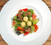 Салат с баклажанами и домашним сыром