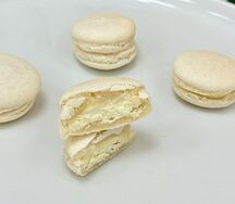 Макарон ванильный