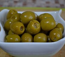 Маринованные оливки