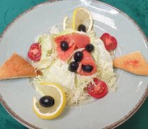 Цезарь с семгой