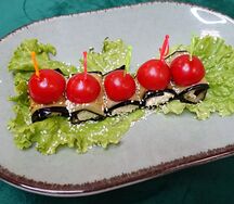 Рулетики из баклажана