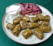 Долма из виноградных листьев