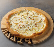 Пицца Груша с горгонзолой