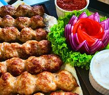 Люля-кебаб из свинины в лаваше