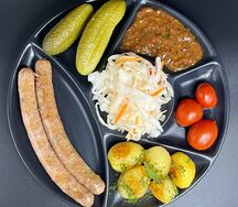 Баварские колбасы с гарнирами