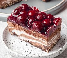 Пирожное Вишня-черешня