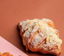 Миндальный круассан