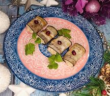 Бадреджани (рулетики из баклажана с орехами)