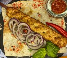 Люля-кебаб из курочки с аджикой на лаваше