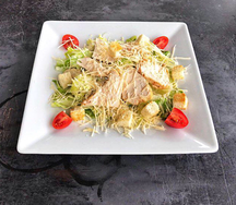 Салат Цезарь с курицей
