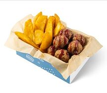 Ланч с фрикадельками и брусничным соусом