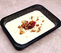 Каша манная с вареньем маленькая