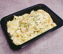 Курица по-русски с макаронами маленькая