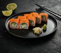 Калифорния с мясом краба и авокадо