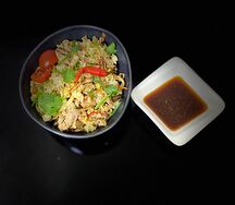 Wok с рисом и cвинoй вырезкой