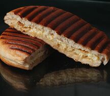 Тост с сыром и яйцом