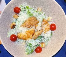 Цезарь с курицей
