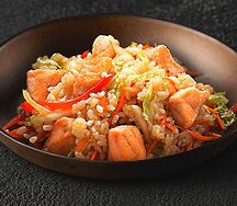 Вок с лососем