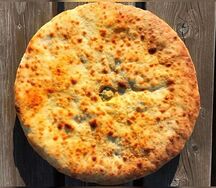 Пирог с сыром и листьями свеклы