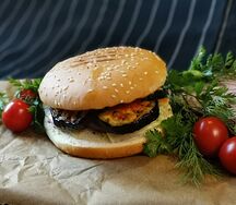 Белый бургер с говядиной