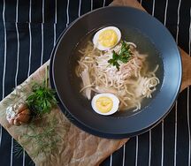 Куриный суп с лапшой