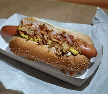 Хот-дог с беконом