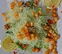 Салат Цезарь с креветками